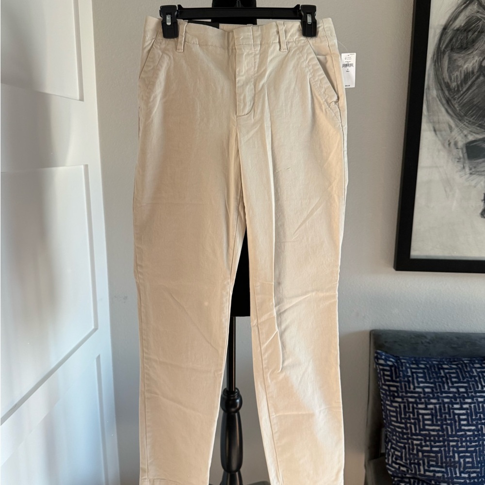 Banana Republic Women’s Light Khaki Chinos